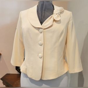 EUC 12 Emma James Cream Blazer